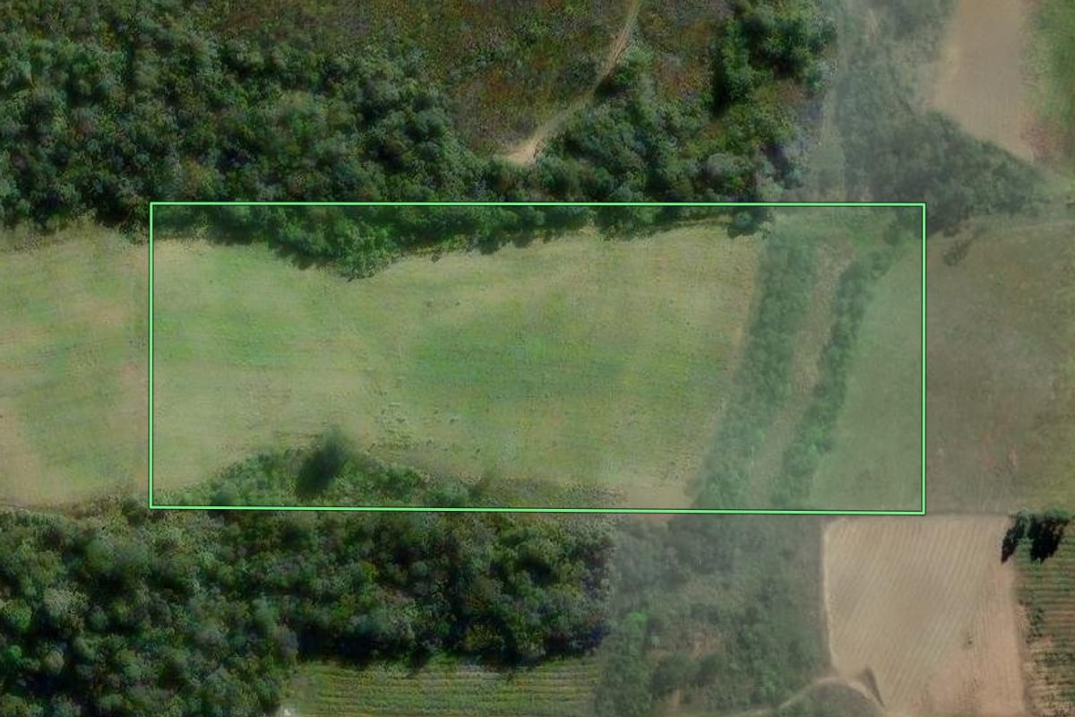 Imagem de satélite do imóvel rural em Pouso Redondo (SC), com o contorno declarado no CAR desenhado por cima.