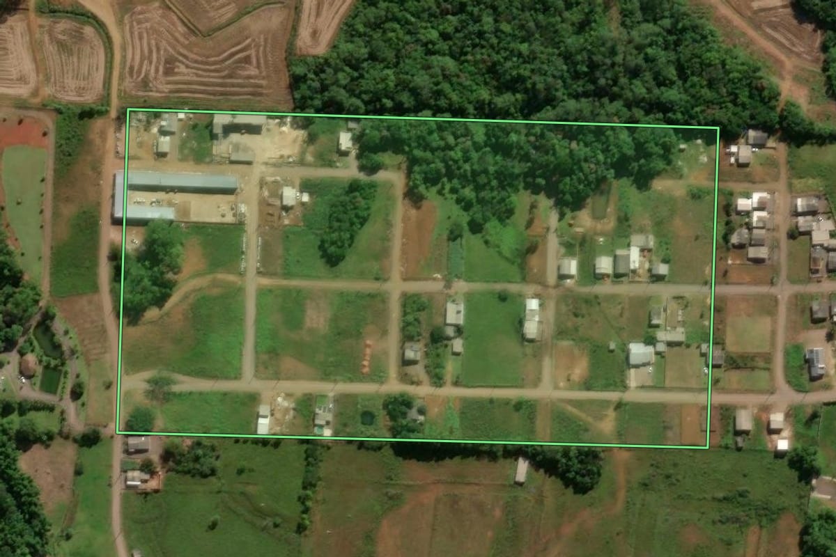 Imagem de satélite do imóvel rural em Praia Grande (SC), com o contorno declarado no CAR desenhado por cima.