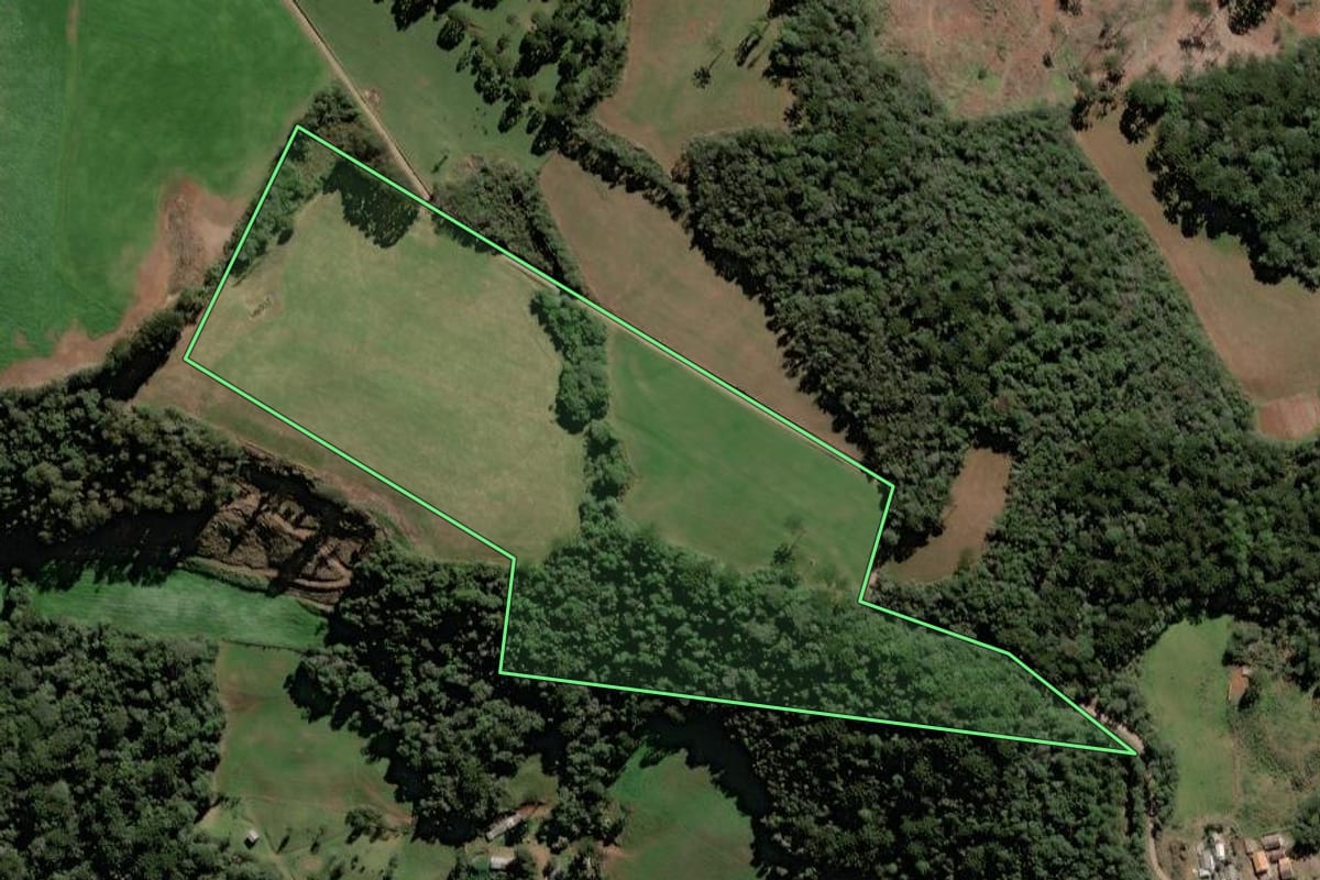 Imagem de satélite do imóvel rural em Rio das Antas (SC), com o contorno declarado no CAR desenhado por cima.
