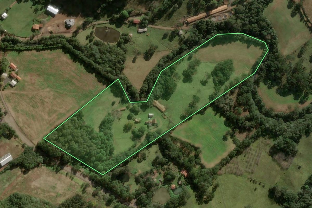 Imagem de satélite do imóvel rural em Salto Veloso (SC), com o contorno declarado no CAR desenhado por cima.