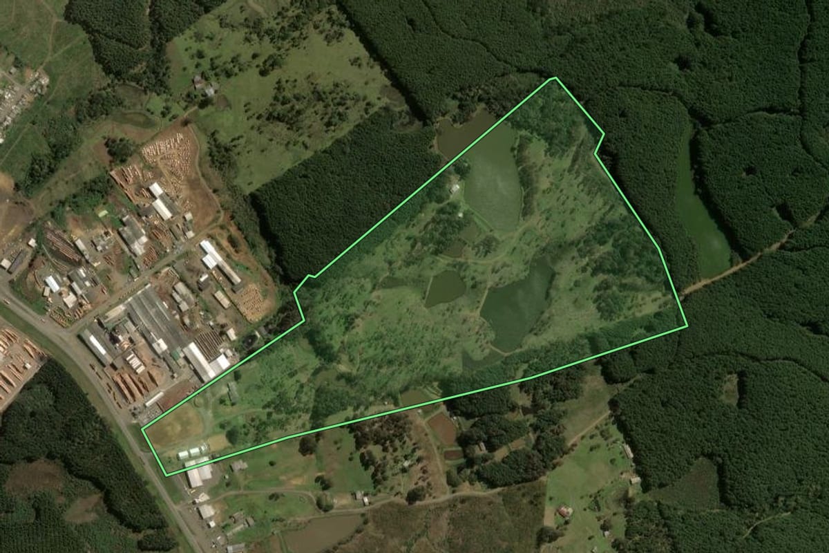 Imagem de satélite do imóvel rural em Santa Cecília (SC), com o contorno declarado no CAR desenhado por cima.