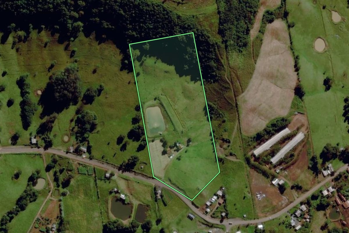 Imagem de satélite do imóvel rural em Santa Terezinha do Progresso (SC), com o contorno declarado no CAR desenhado por cima.
