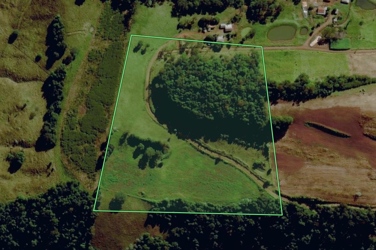Imagem de satélite do imóvel rural em Santa Terezinha do Progresso (SC), com o contorno declarado no CAR desenhado por cima.