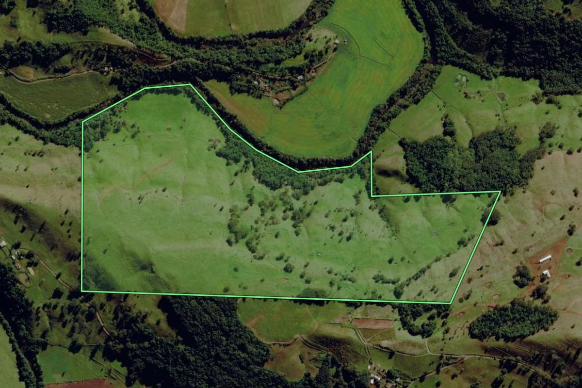 Imagem de satélite do imóvel rural em Santa Terezinha do Progresso (SC), com o contorno declarado no CAR desenhado por cima.