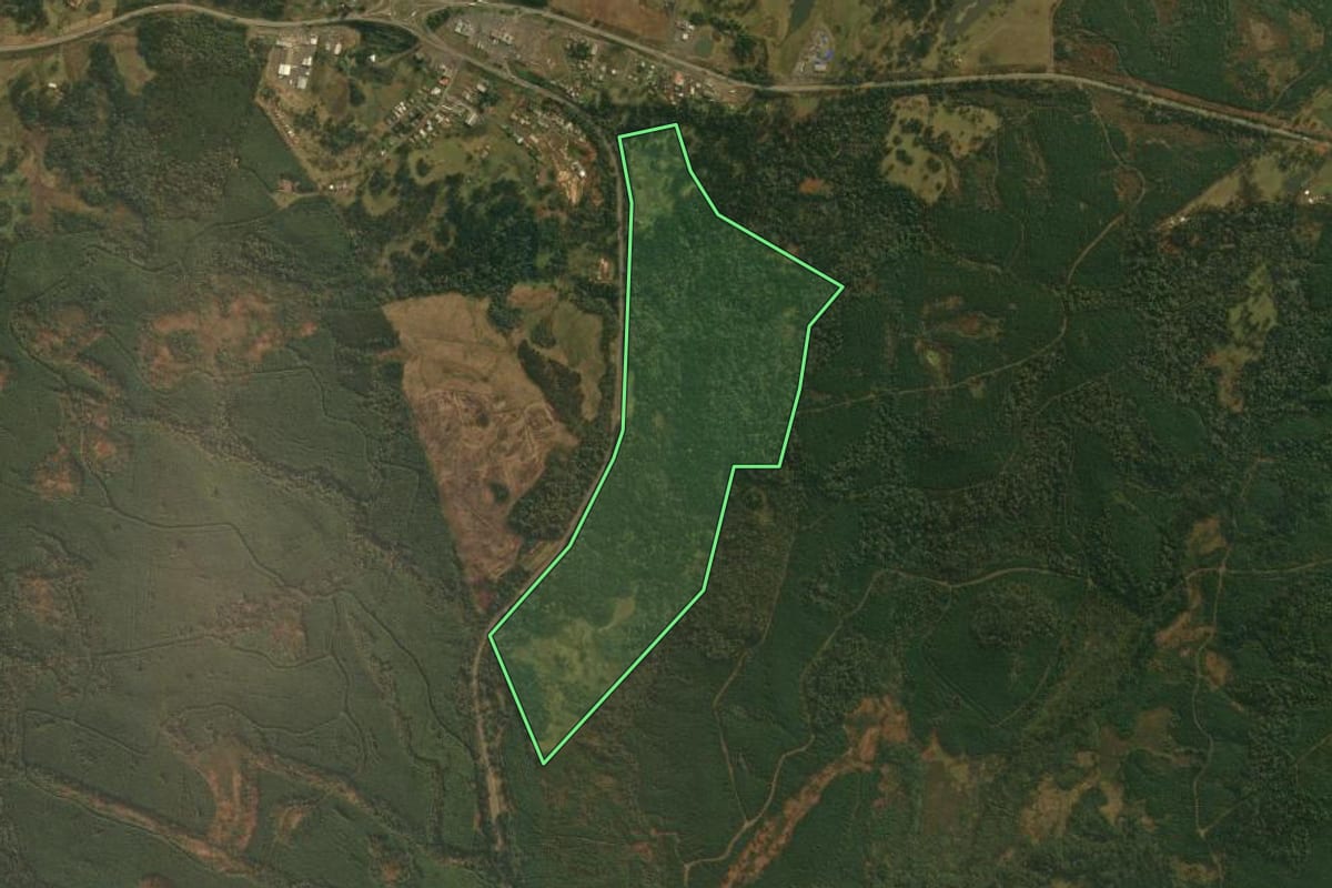 Imagem de satélite do imóvel rural em São Cristóvão do Sul (SC), com o contorno declarado no CAR desenhado por cima.