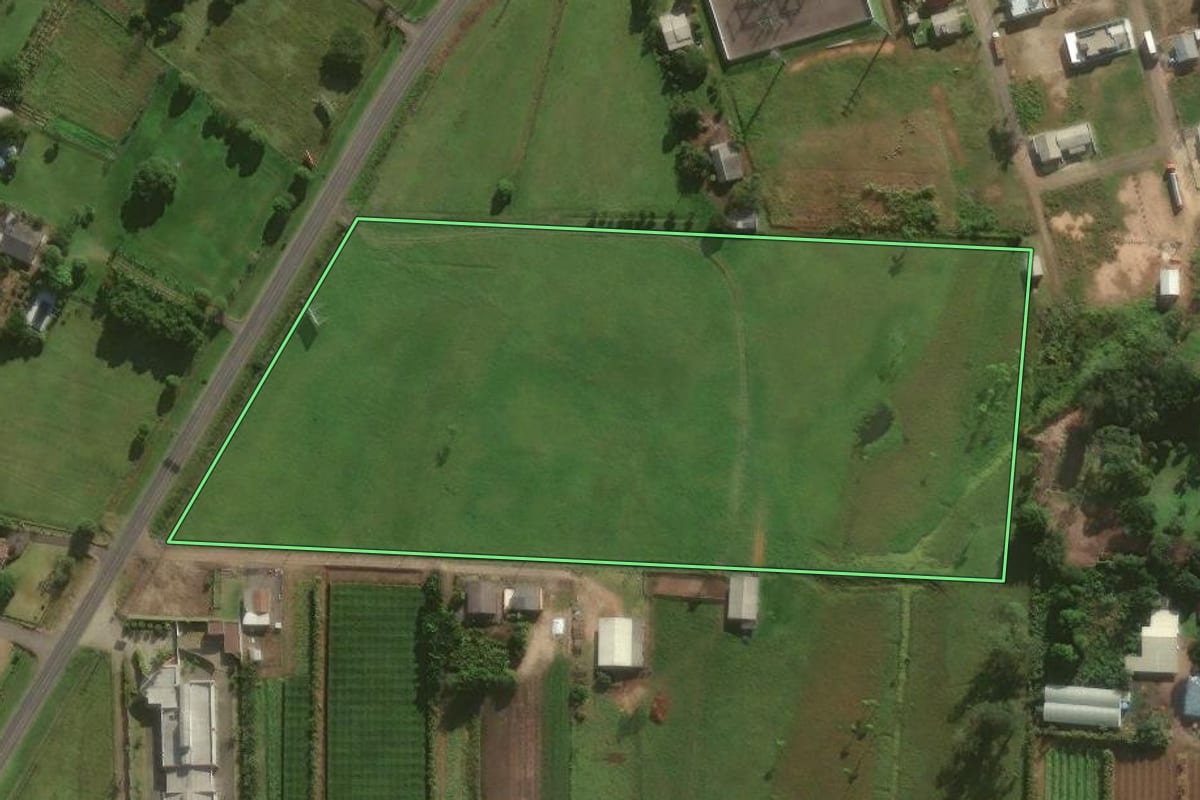 Imagem de satélite do imóvel rural em São João do Sul (SC), com o contorno declarado no CAR desenhado por cima.