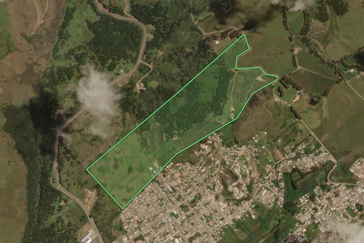 Imagem de satélite do imóvel rural em São Joaquim (SC), com o contorno declarado no CAR desenhado por cima.