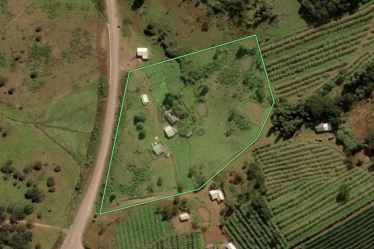 Imagem de satélite do imóvel rural em São Joaquim (SC), com o contorno declarado no CAR desenhado por cima.