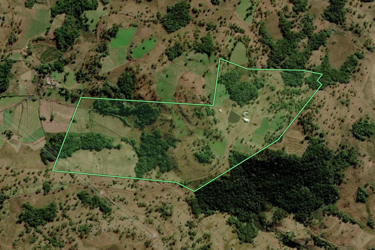 Imagem de satélite do imóvel rural em São Joaquim (SC), com o contorno declarado no CAR desenhado por cima.