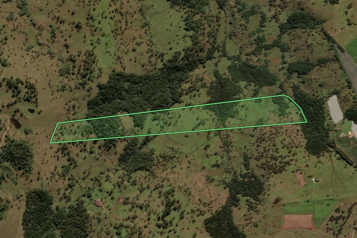 Imagem de satélite do imóvel rural em São Joaquim (SC), com o contorno declarado no CAR desenhado por cima.