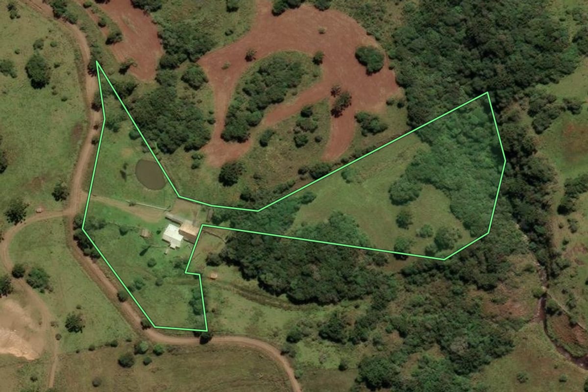 Imagem de satélite do imóvel rural em São Joaquim (SC), com o contorno declarado no CAR desenhado por cima.