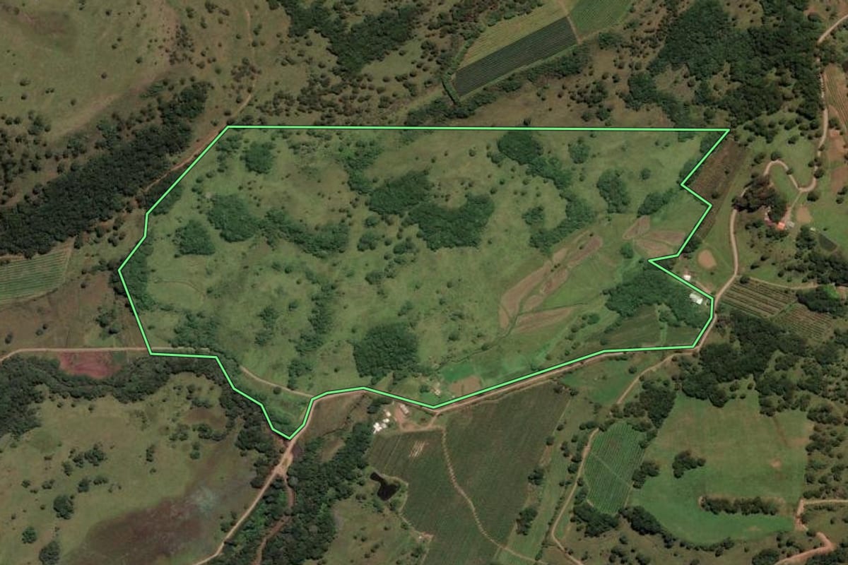 Imagem de satélite do imóvel rural em São Joaquim (SC), com o contorno declarado no CAR desenhado por cima.