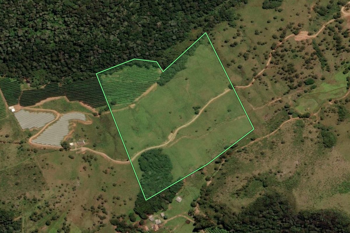 Imagem de satélite do imóvel rural em São Joaquim (SC), com o contorno declarado no CAR desenhado por cima.