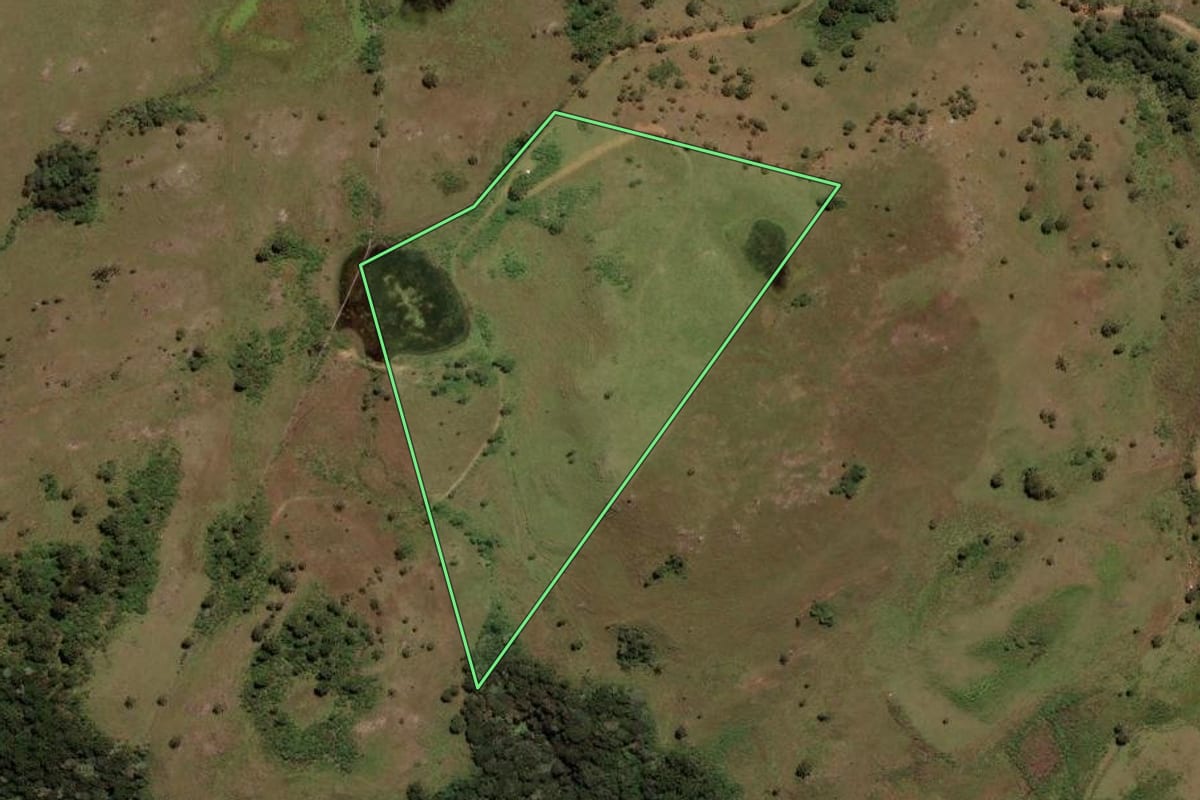 Imagem de satélite do imóvel rural em São Joaquim (SC), com o contorno declarado no CAR desenhado por cima.