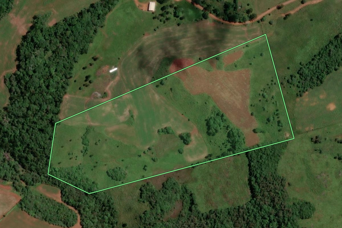 Imagem de satélite do imóvel rural em São José do Cerrito (SC), com o contorno declarado no CAR desenhado por cima.