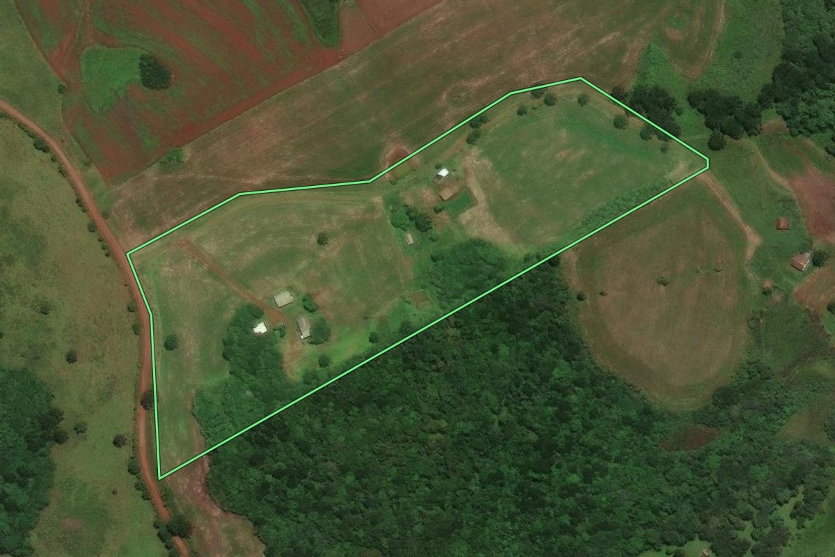 Imagem de satélite do imóvel rural em São José do Cerrito (SC), com o contorno declarado no CAR desenhado por cima.