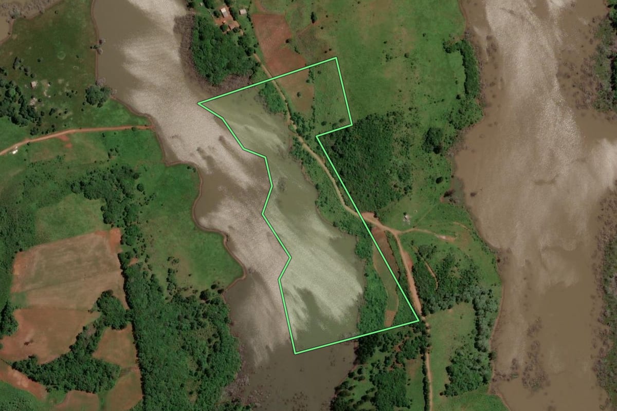 Imagem de satélite do imóvel rural em São José do Cerrito (SC), com o contorno declarado no CAR desenhado por cima.