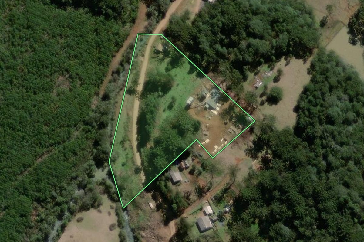 Imagem de satélite do imóvel rural em São José do Cerrito (SC), com o contorno declarado no CAR desenhado por cima.