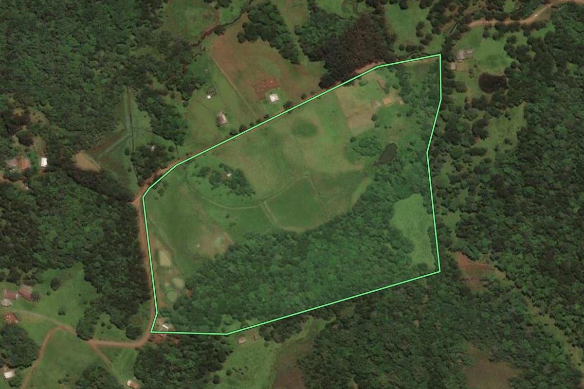 Imagem de satélite do imóvel rural em São José do Cerrito (SC), com o contorno declarado no CAR desenhado por cima.