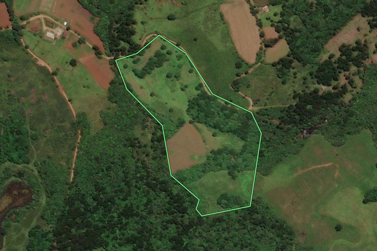 Imagem de satélite do imóvel rural em São José do Cerrito (SC), com o contorno declarado no CAR desenhado por cima.