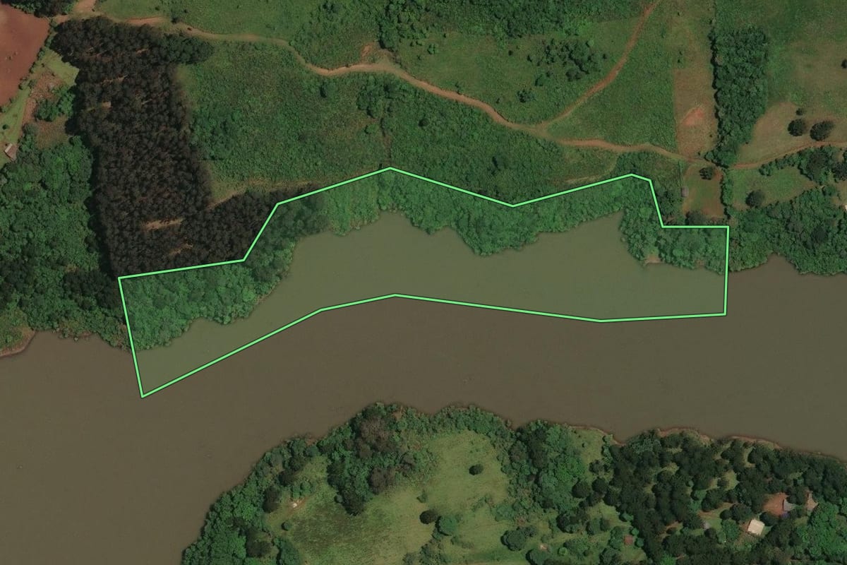 Imagem de satélite do imóvel rural em São José do Cerrito (SC), com o contorno declarado no CAR desenhado por cima.