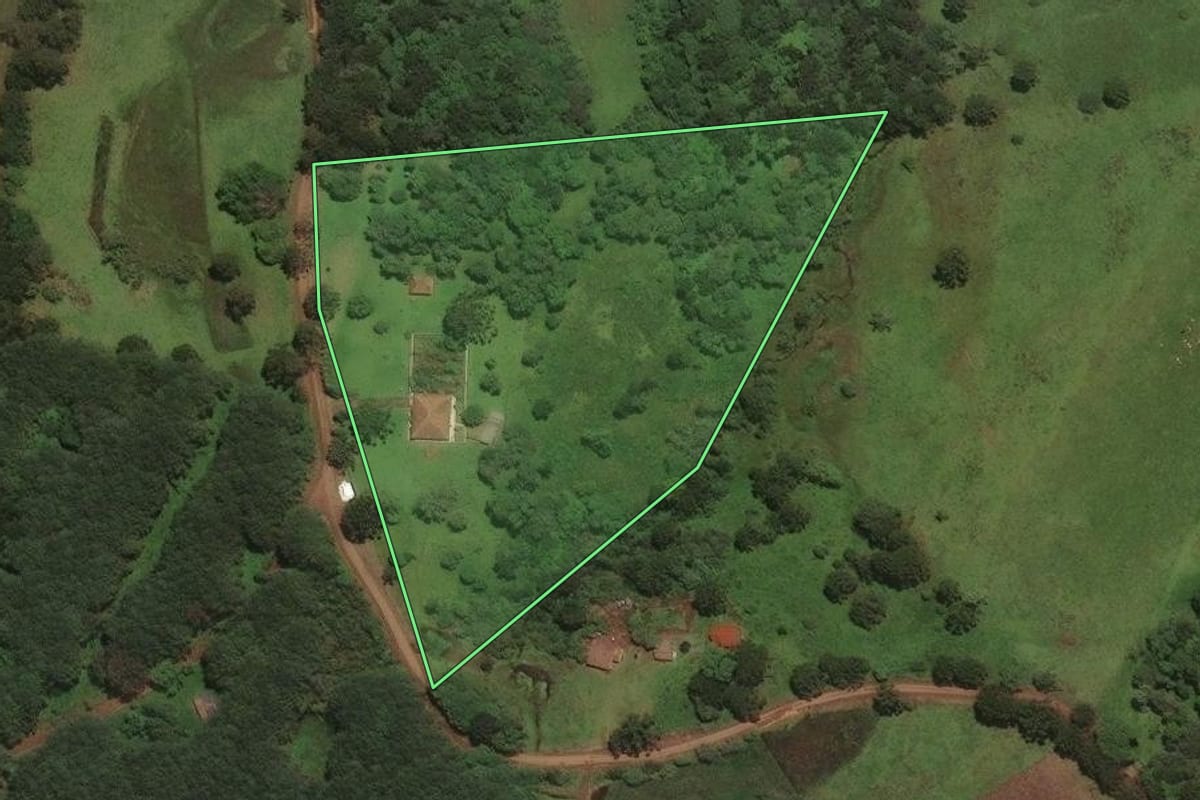 Imagem de satélite do imóvel rural em São José do Cerrito (SC), com o contorno declarado no CAR desenhado por cima.