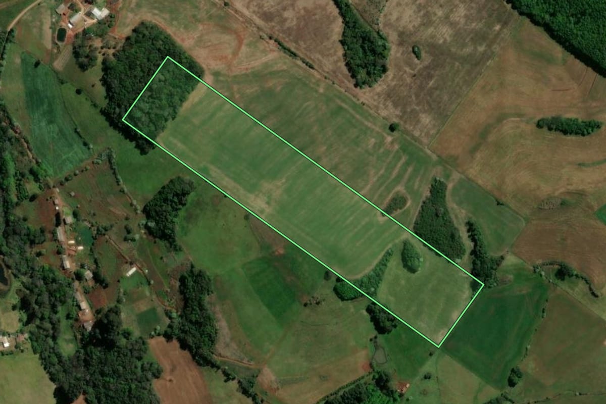 Imagem de satélite do imóvel rural em São Lourenço do Oeste (SC), com o contorno declarado no CAR desenhado por cima.