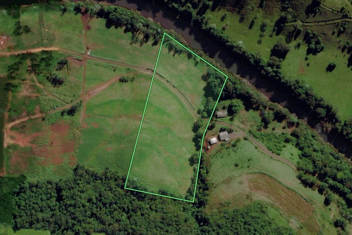 Imagem de satélite do imóvel rural em São Miguel da Boa Vista (SC), com o contorno declarado no CAR desenhado por cima.