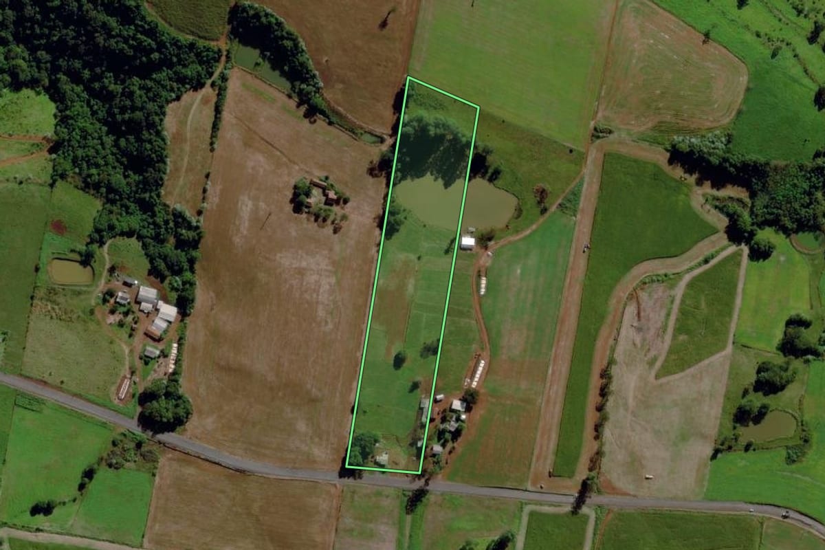 Imagem de satélite do imóvel rural em São Miguel da Boa Vista (SC), com o contorno declarado no CAR desenhado por cima.