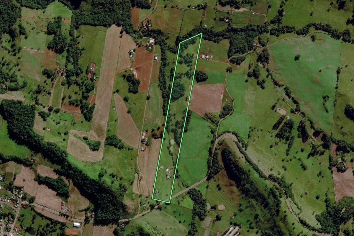 Imagem de satélite do imóvel rural em São Miguel da Boa Vista (SC), com o contorno declarado no CAR desenhado por cima.