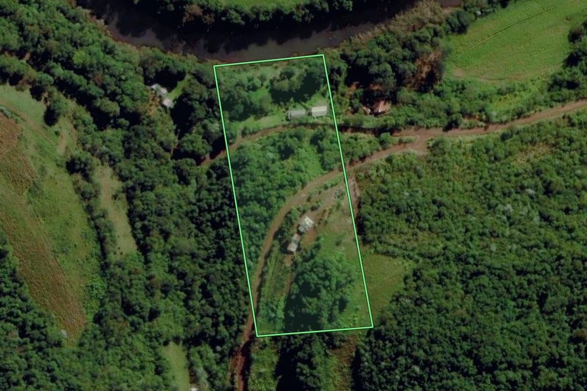 Imagem de satélite do imóvel rural em São Miguel da Boa Vista (SC), com o contorno declarado no CAR desenhado por cima.