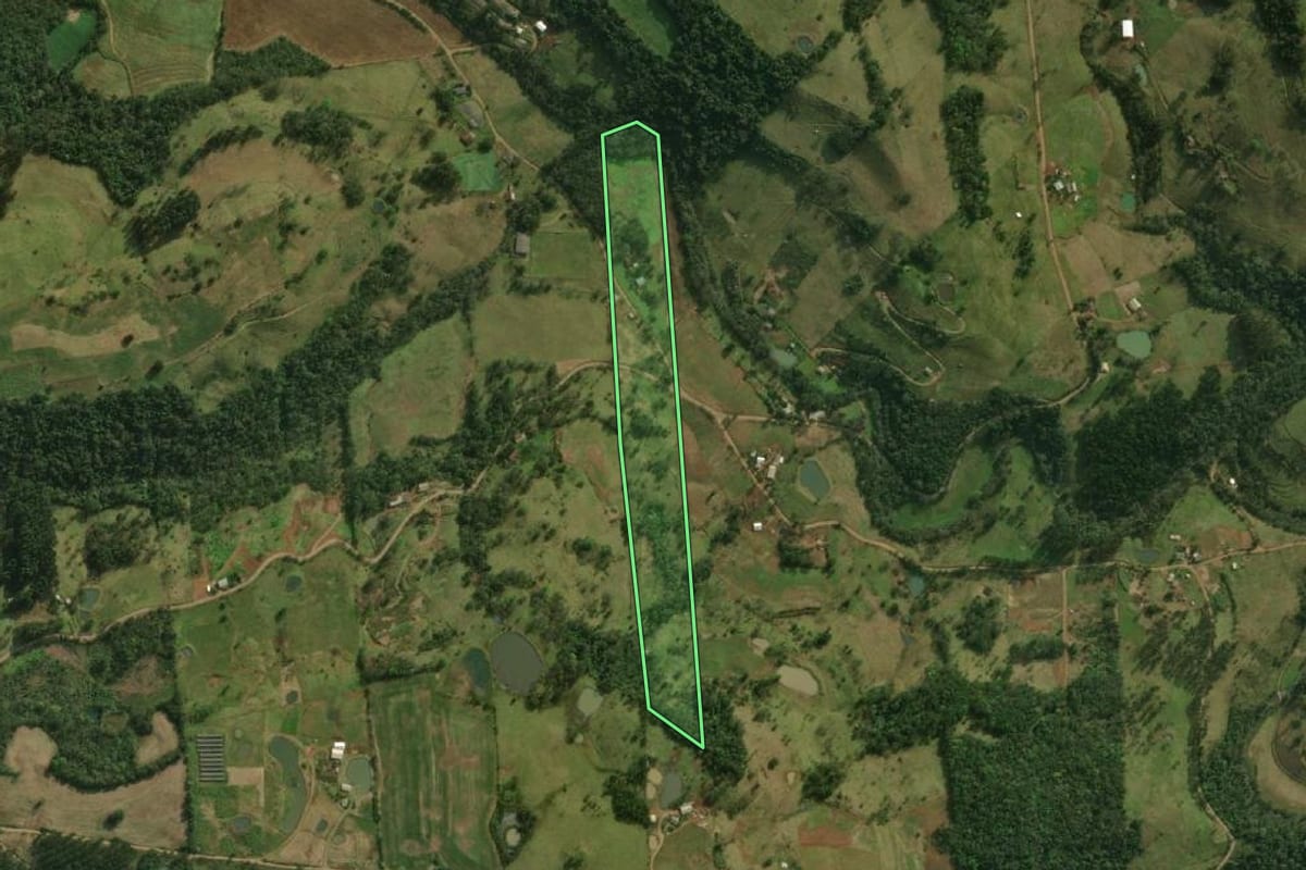 Imagem de satélite do imóvel rural em São Miguel do Oeste (SC), com o contorno declarado no CAR desenhado por cima.