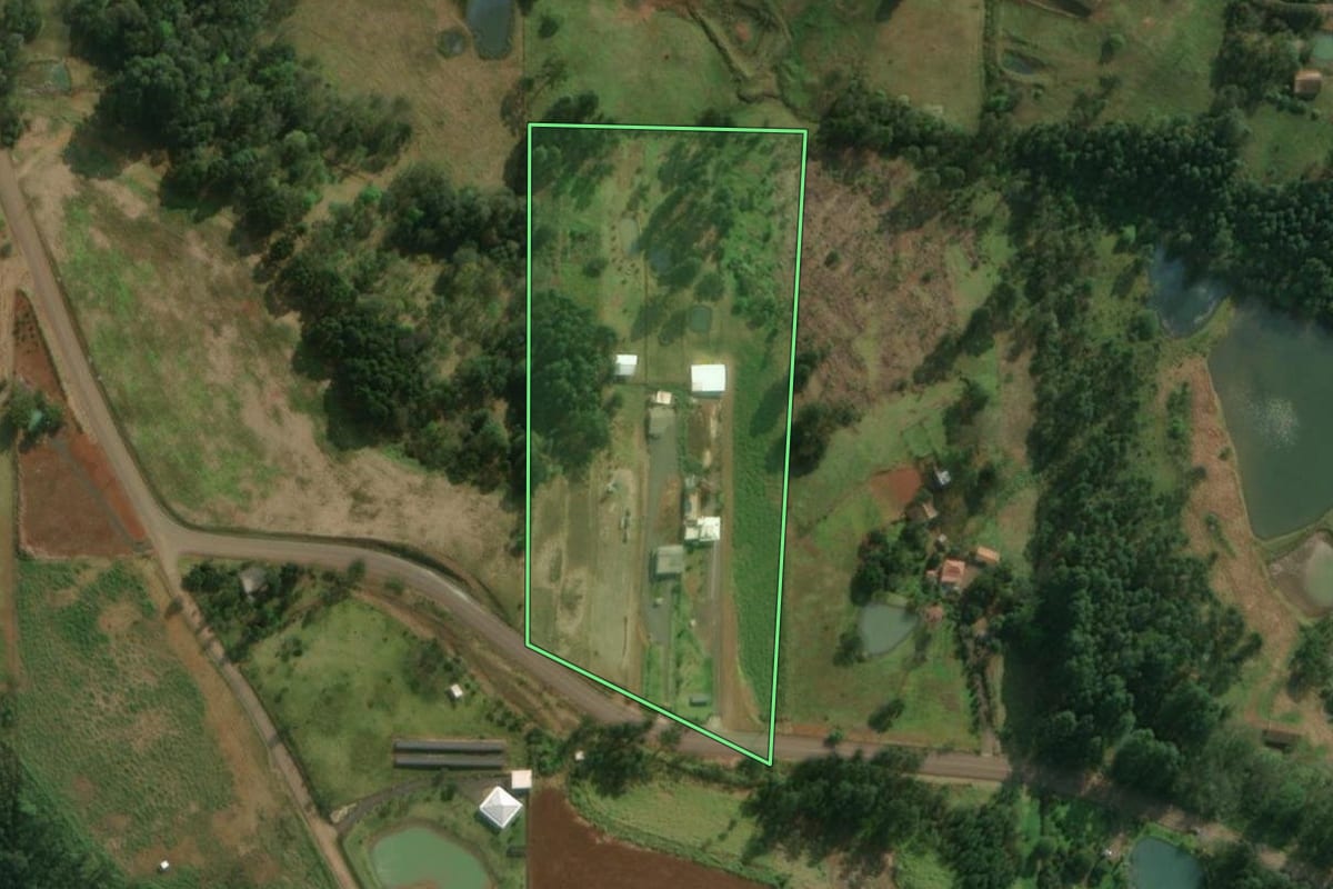 Imagem de satélite do imóvel rural em São Miguel do Oeste (SC), com o contorno declarado no CAR desenhado por cima.