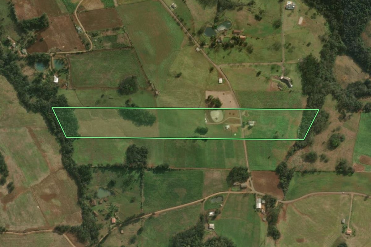 Imagem de satélite do imóvel rural em São Miguel do Oeste (SC), com o contorno declarado no CAR desenhado por cima.