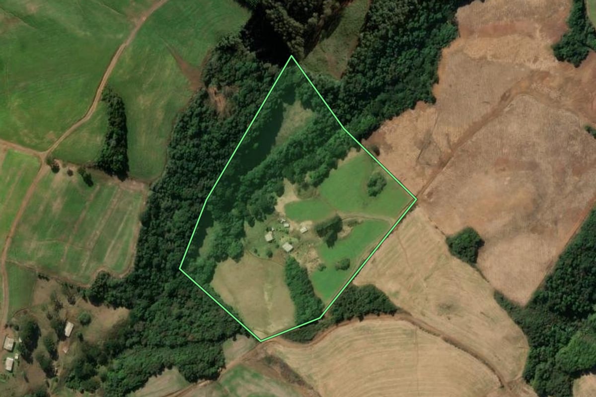 Imagem de satélite do imóvel rural em Tangará (SC), com o contorno declarado no CAR desenhado por cima.