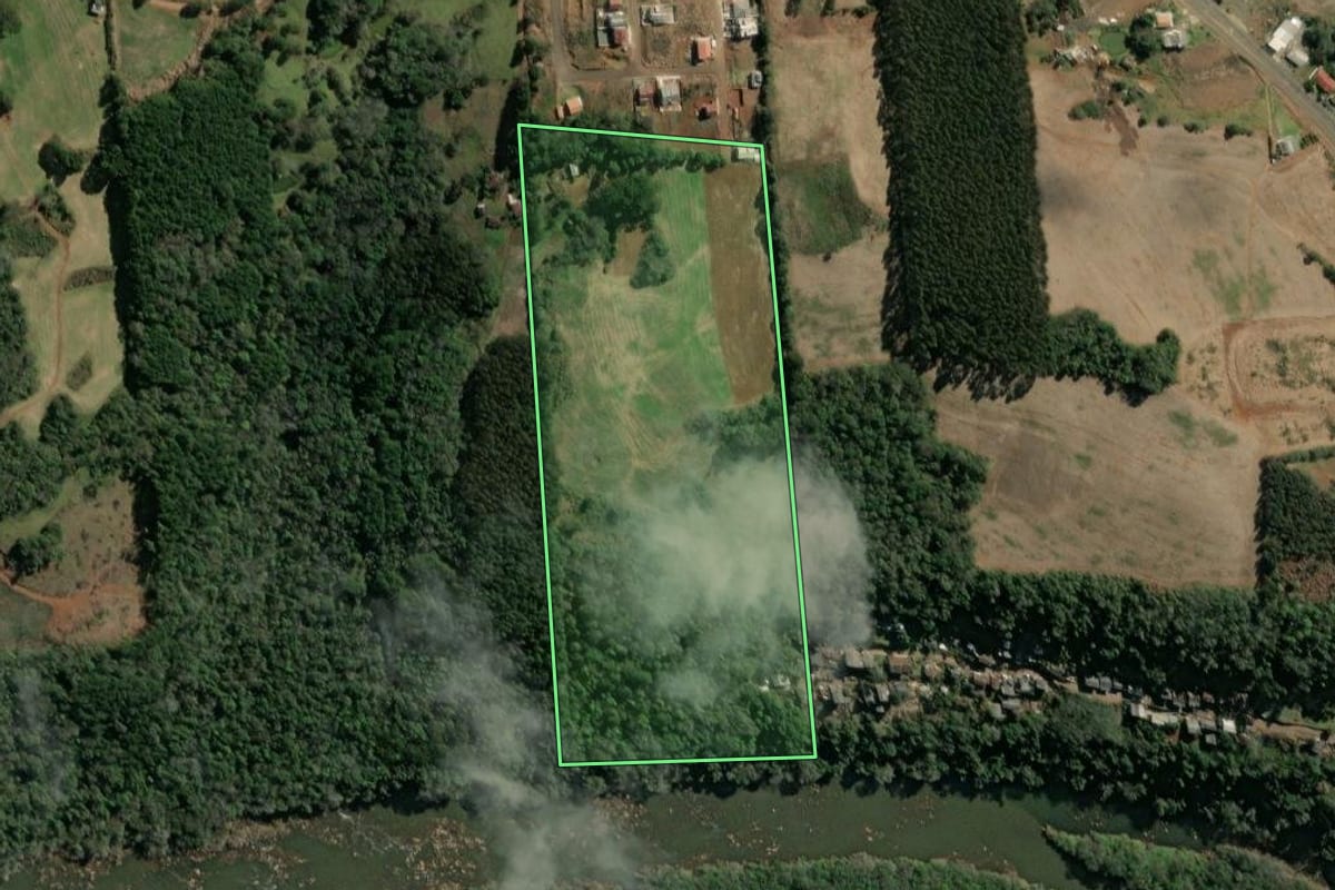 Imagem de satélite do imóvel rural em Tangará (SC), com o contorno declarado no CAR desenhado por cima.