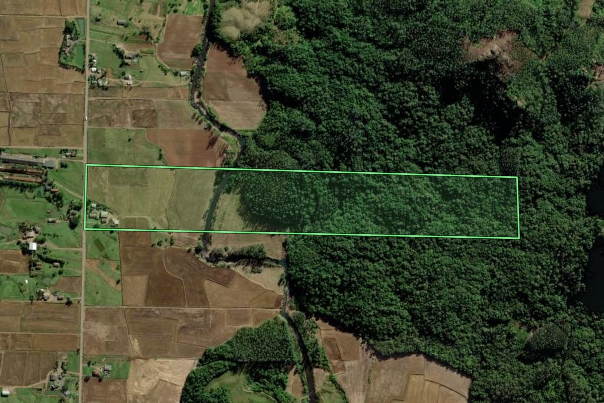 Imagem de satélite do imóvel rural em Timbé do Sul (SC), com o contorno declarado no CAR desenhado por cima.