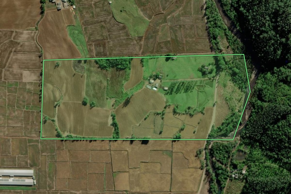 Imagem de satélite do imóvel rural em Timbé do Sul (SC), com o contorno declarado no CAR desenhado por cima.