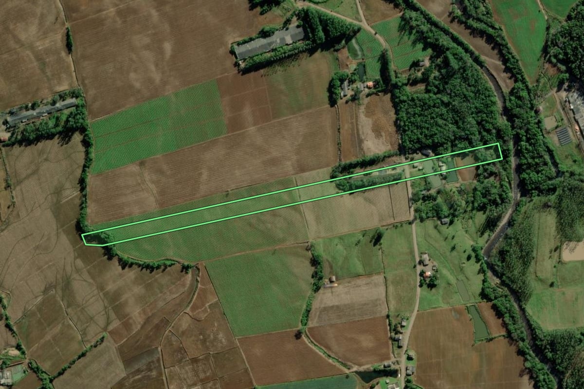 Imagem de satélite do imóvel rural em Timbé do Sul (SC), com o contorno declarado no CAR desenhado por cima.