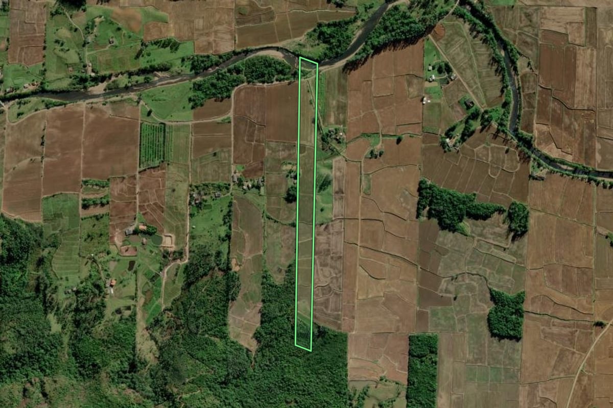 Imagem de satélite do imóvel rural em Timbé do Sul (SC), com o contorno declarado no CAR desenhado por cima.