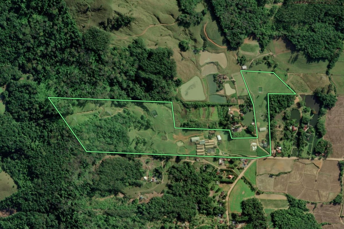 Imagem de satélite do imóvel rural em Timbó (SC), com o contorno declarado no CAR desenhado por cima.