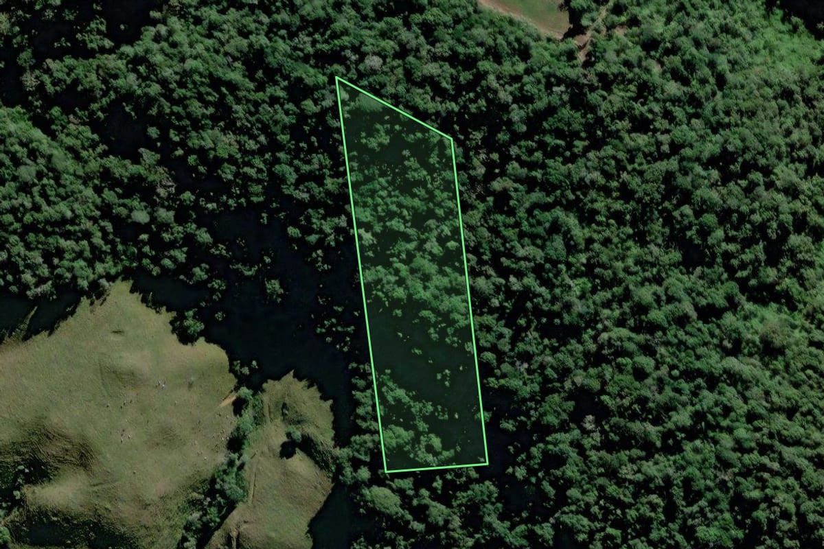 Imagem de satélite do imóvel rural em Trombudo Central (SC), com o contorno declarado no CAR desenhado por cima.