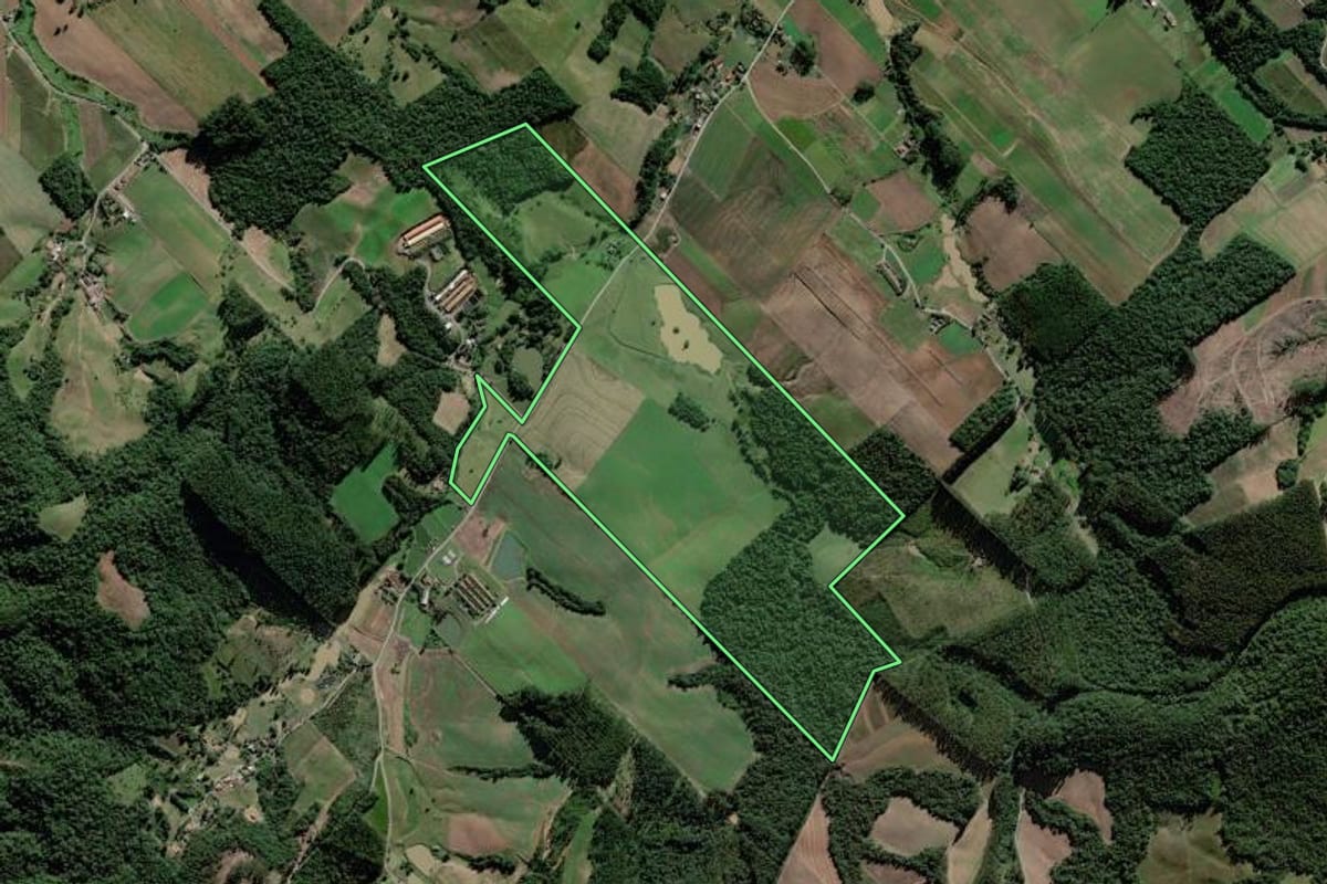 Imagem de satélite do imóvel rural em Trombudo Central (SC), com o contorno declarado no CAR desenhado por cima.