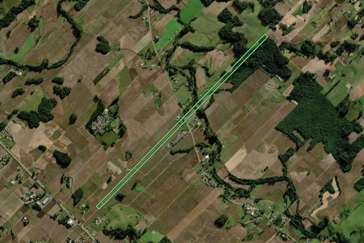Imagem de satélite do imóvel rural em Turvo (SC), com o contorno declarado no CAR desenhado por cima.