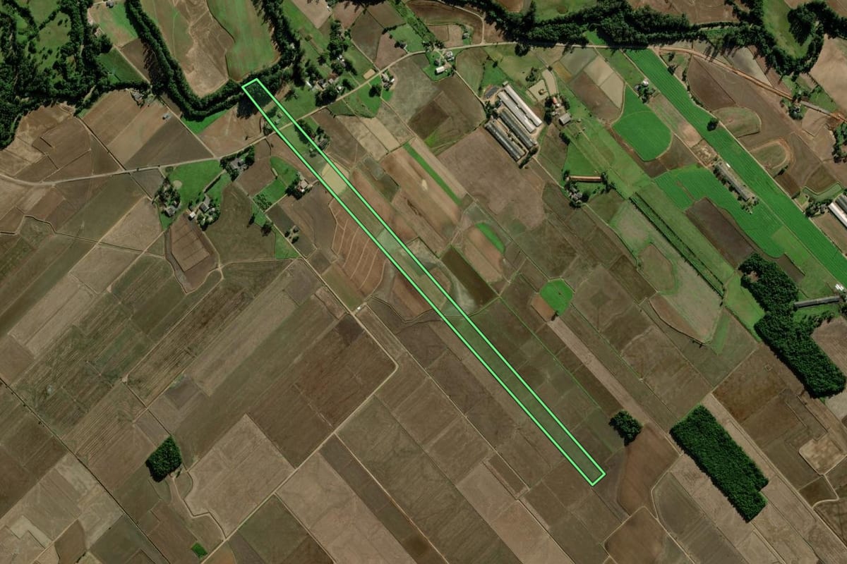 Imagem de satélite do imóvel rural em Turvo (SC), com o contorno declarado no CAR desenhado por cima.