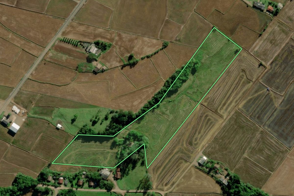 Imagem de satélite do imóvel rural em Turvo (SC), com o contorno declarado no CAR desenhado por cima.