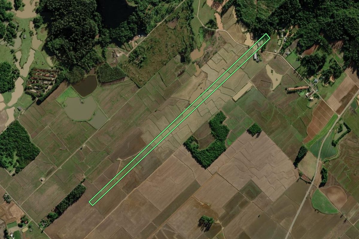 Imagem de satélite do imóvel rural em Turvo (SC), com o contorno declarado no CAR desenhado por cima.