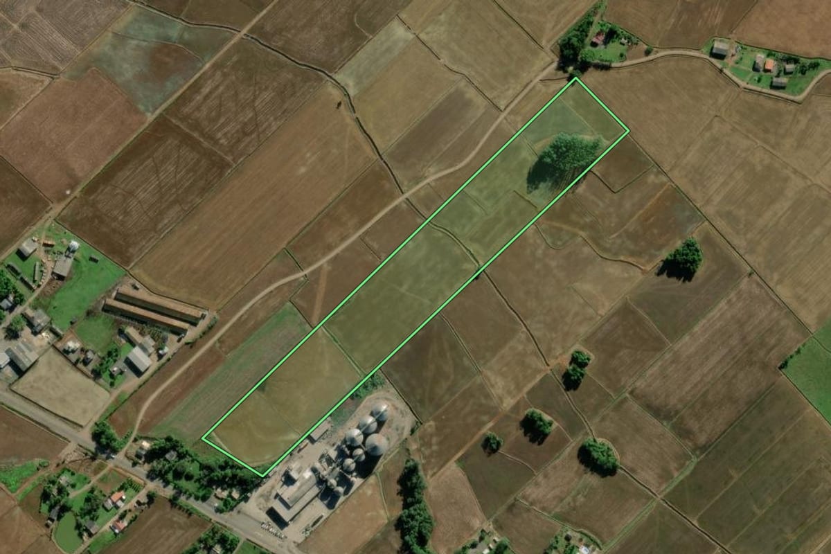 Imagem de satélite do imóvel rural em Turvo (SC), com o contorno declarado no CAR desenhado por cima.