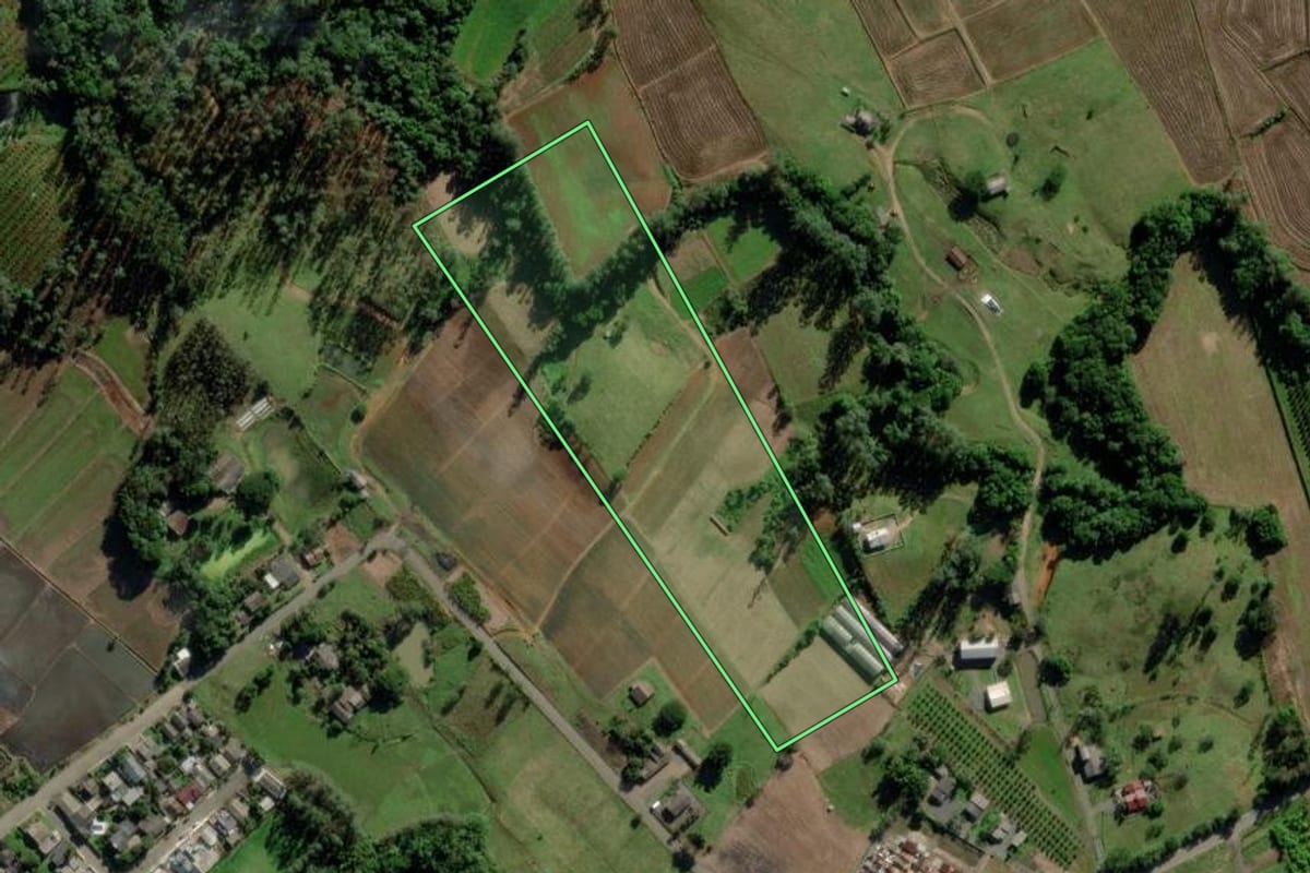 Imagem de satélite do imóvel rural em Turvo (SC), com o contorno declarado no CAR desenhado por cima.