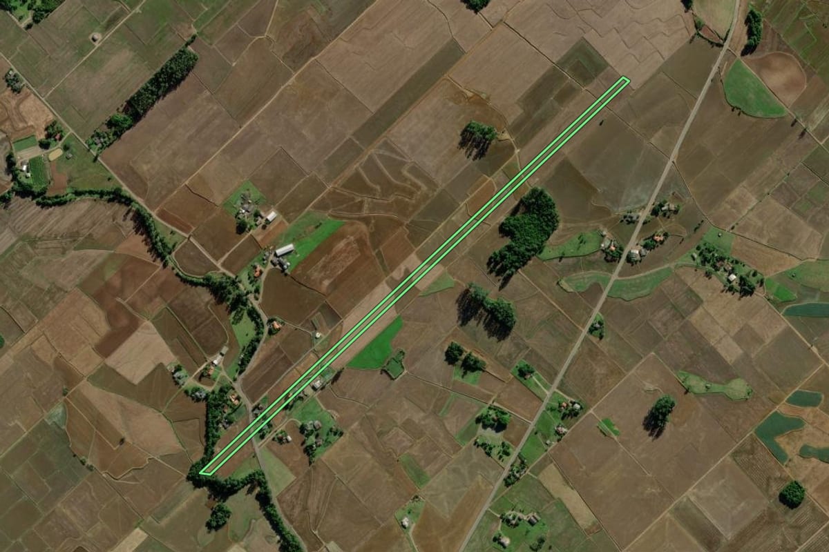 Imagem de satélite do imóvel rural em Turvo (SC), com o contorno declarado no CAR desenhado por cima.